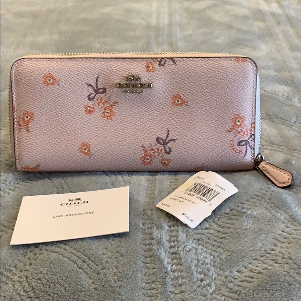 Coach floral w/ribbon print large wallet